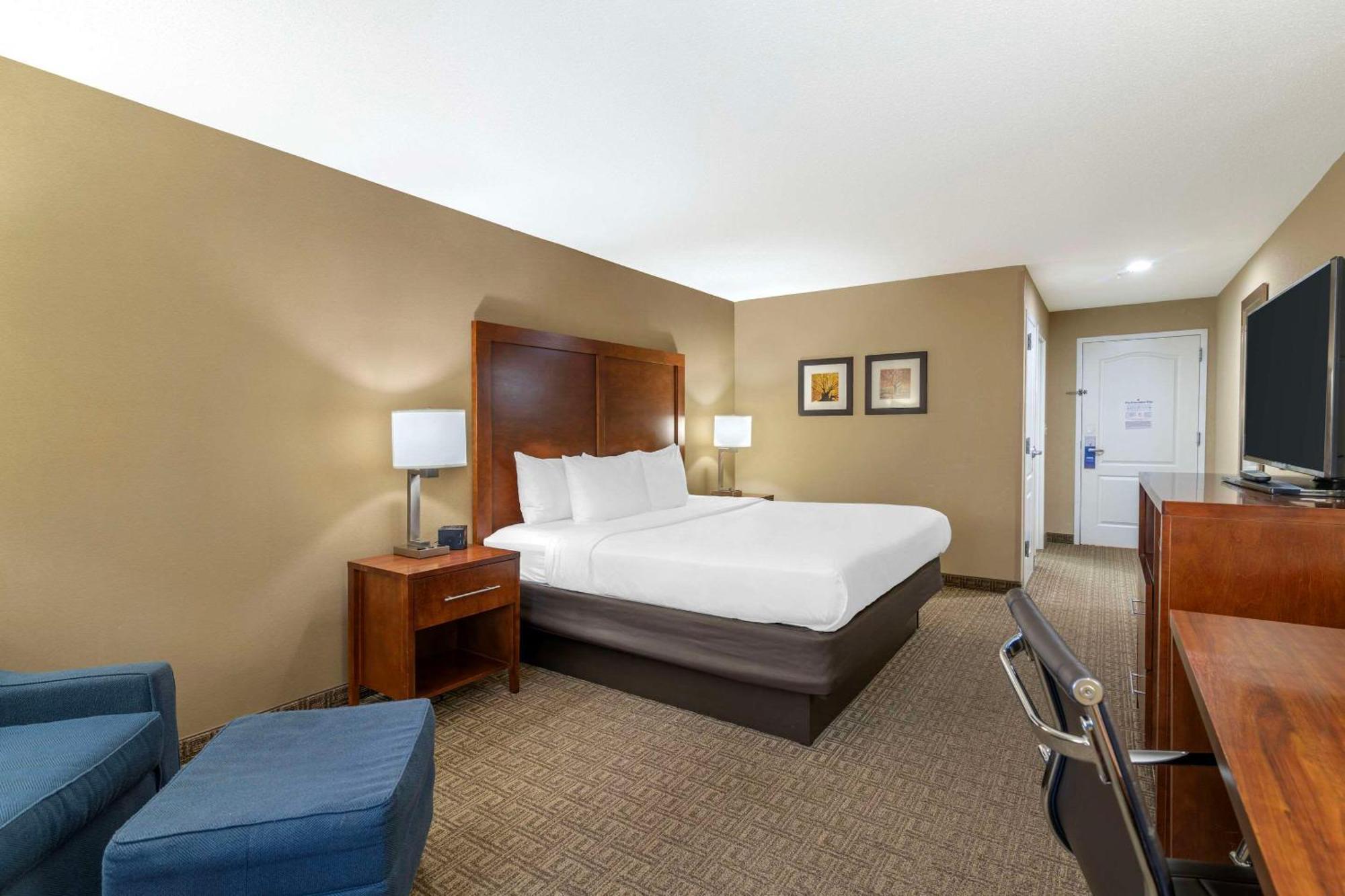 Comfort Inn & Suites Dover-Portsmouth Bagian luar foto