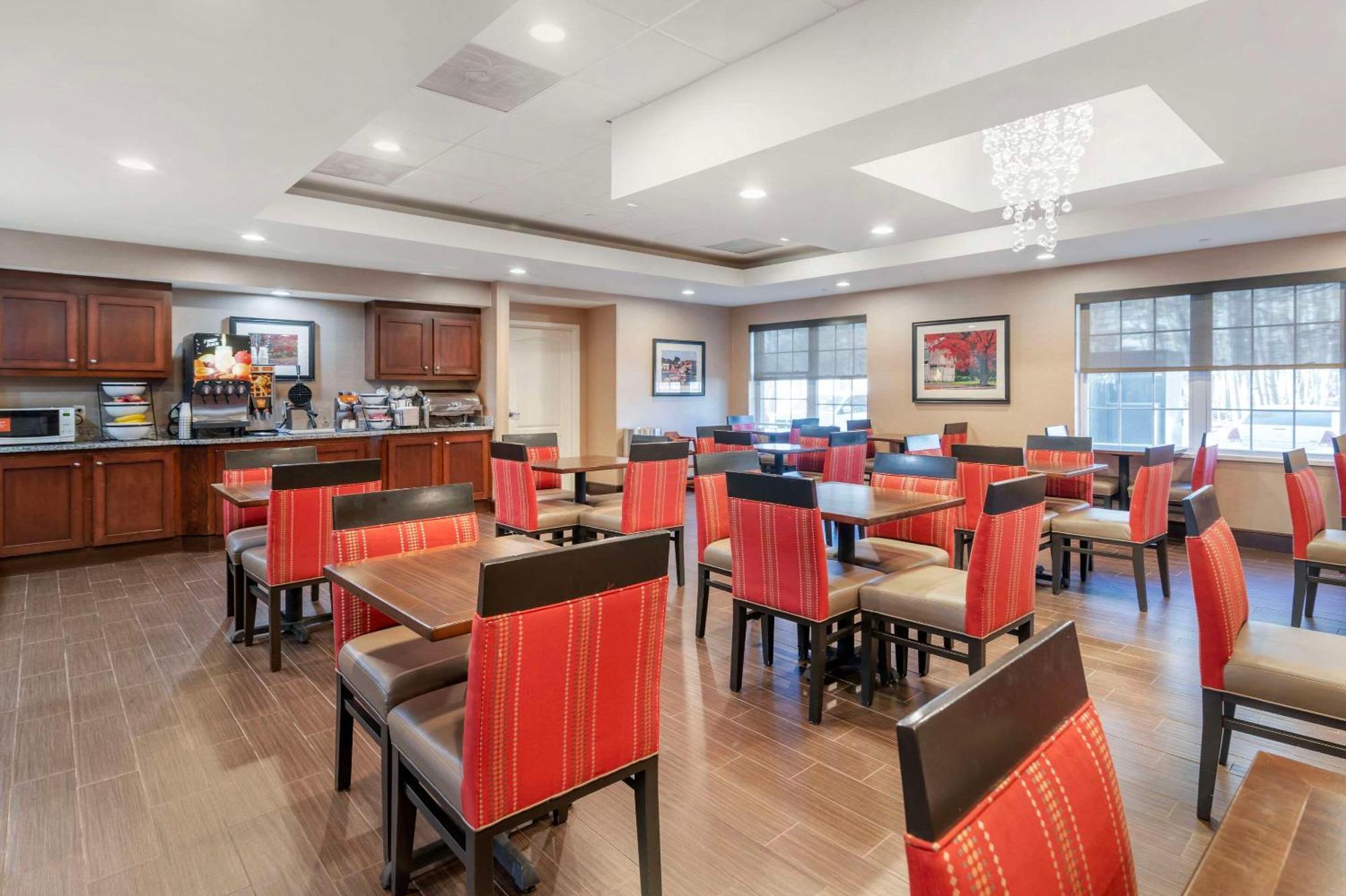 Comfort Inn & Suites Dover-Portsmouth Bagian luar foto