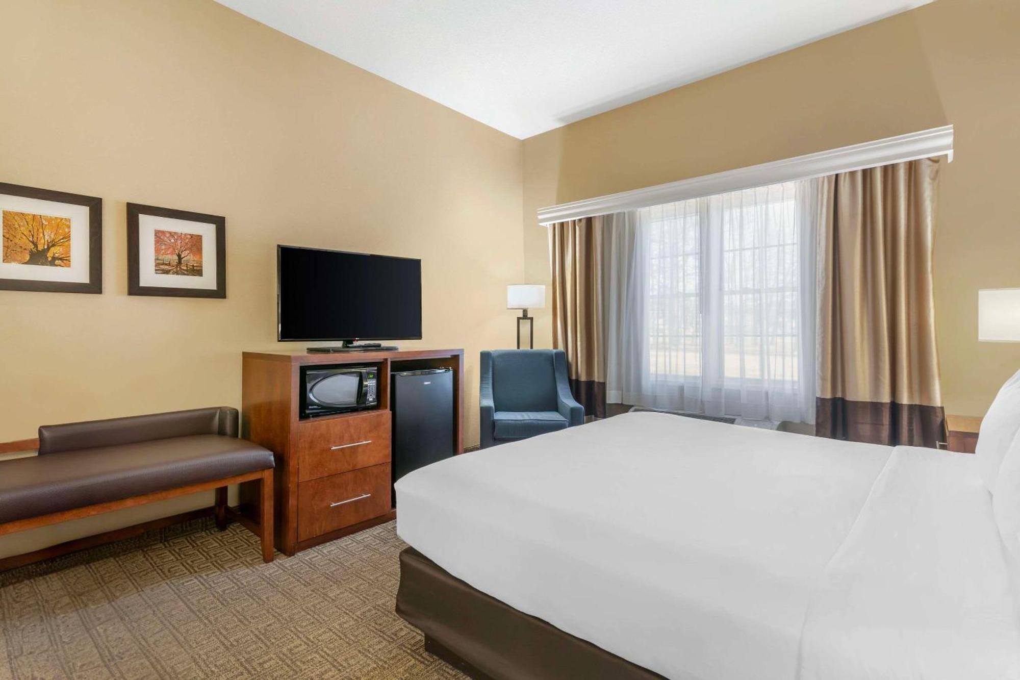 Comfort Inn & Suites Dover-Portsmouth Bagian luar foto