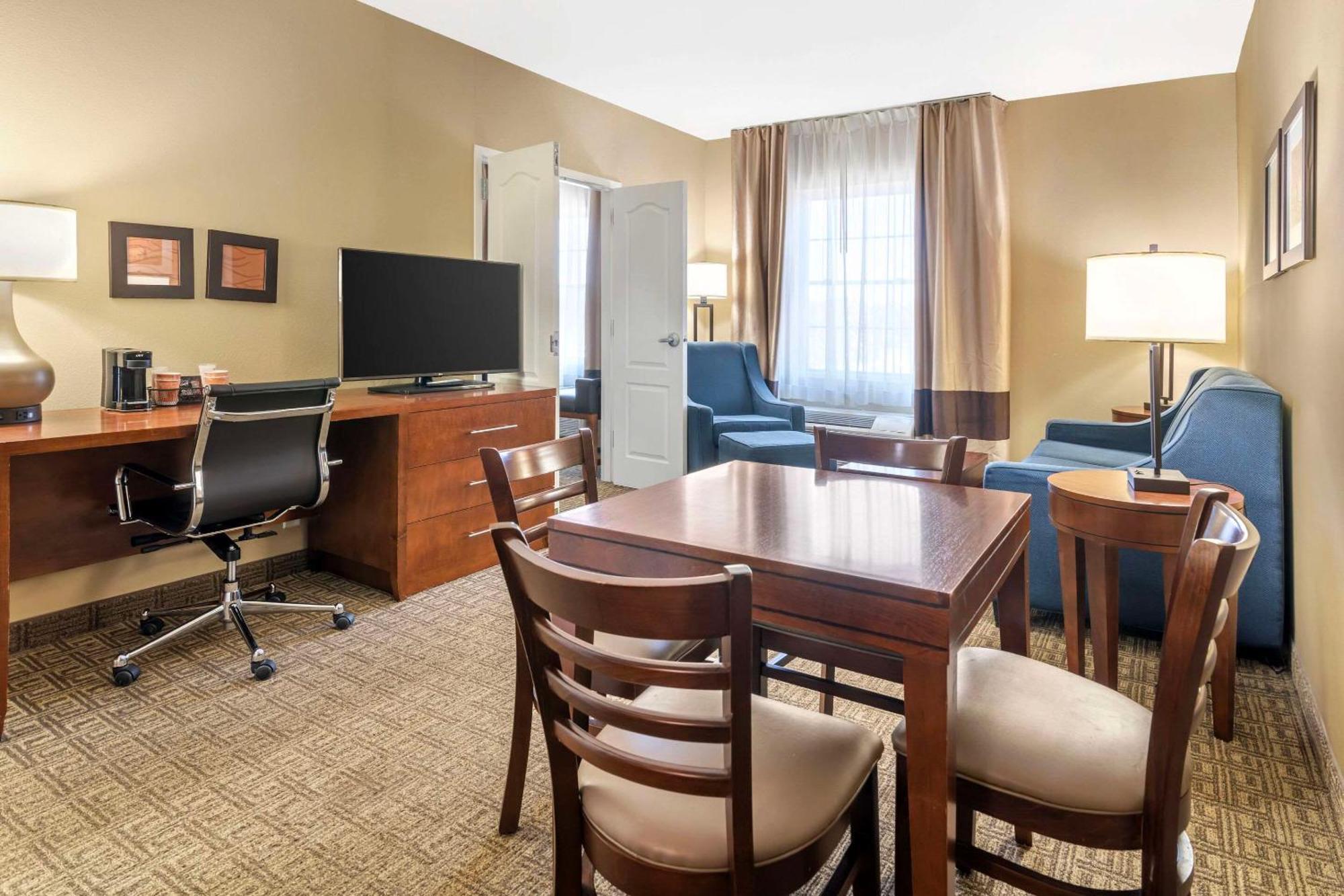 Comfort Inn & Suites Dover-Portsmouth Bagian luar foto