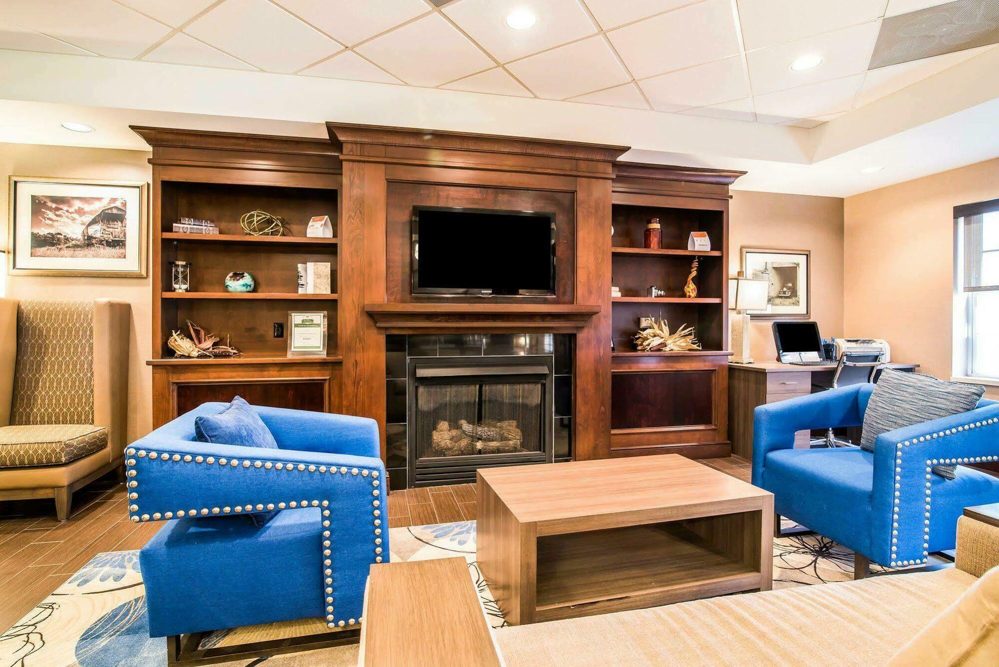 Comfort Inn & Suites Dover-Portsmouth Bagian luar foto