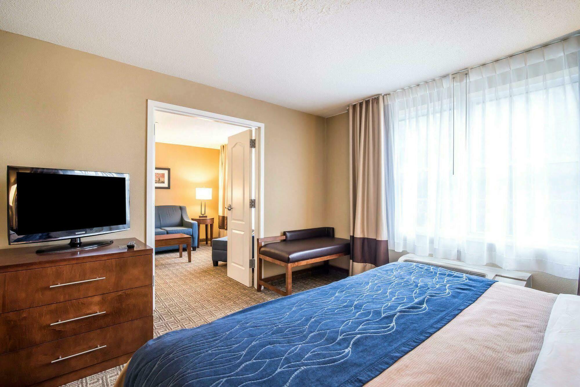 Comfort Inn & Suites Dover-Portsmouth Bagian luar foto