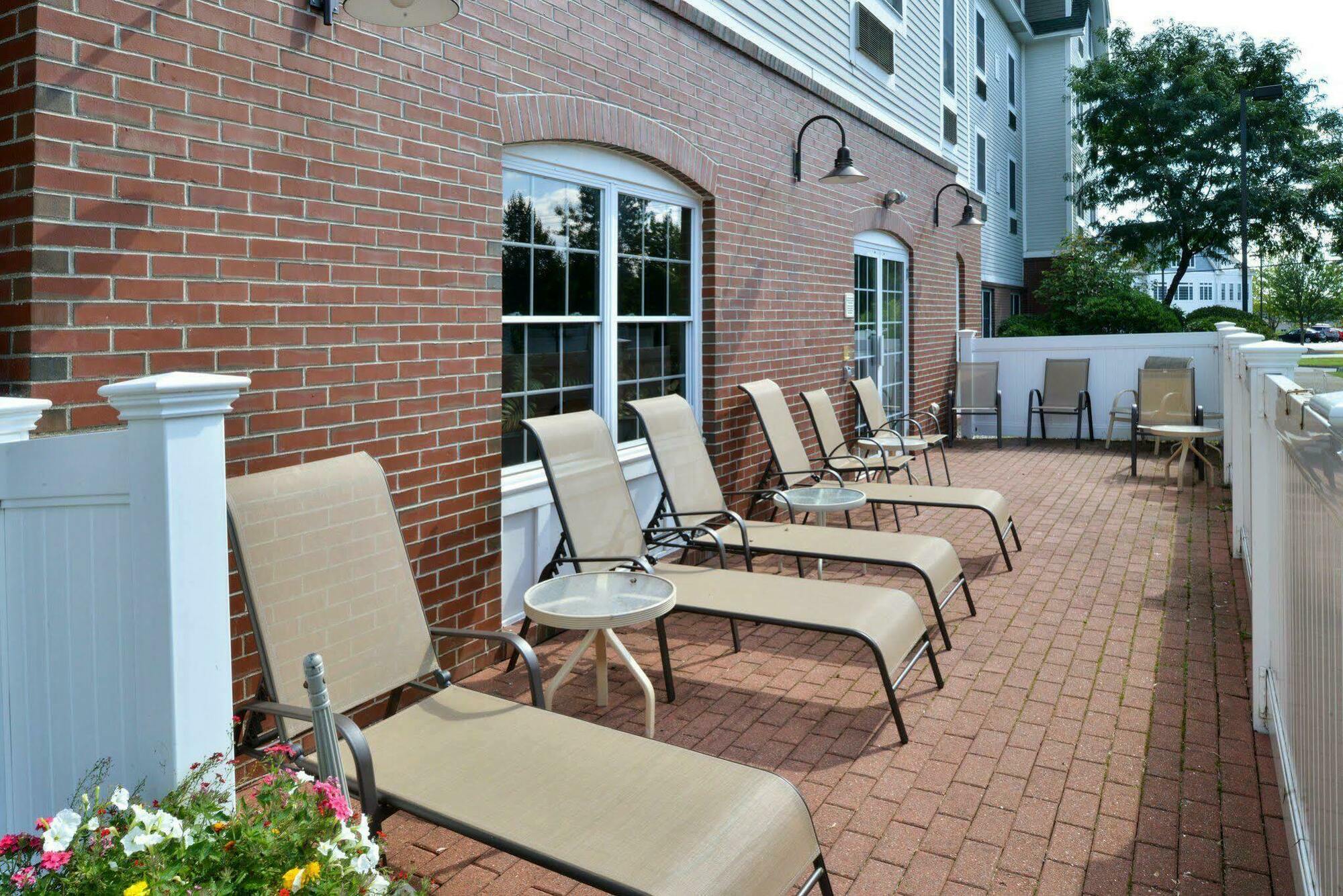 Comfort Inn & Suites Dover-Portsmouth Bagian luar foto